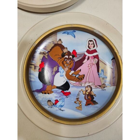 BEAUTY AND THE BEAST KNOWLES DISNEY PLATE 1993 COLLECTORS WARMING UP WALL MOUNT - Picture 1 of 3